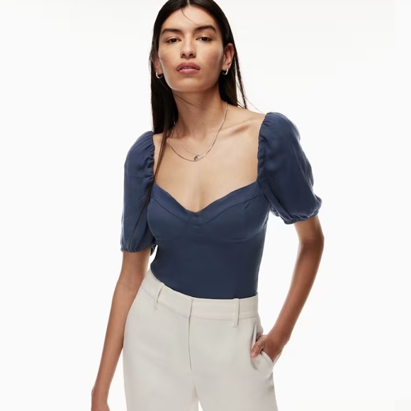 Wilfred Tops - Aritzia Wilfred Navy Puff Sleeve Cropped Top Size Small